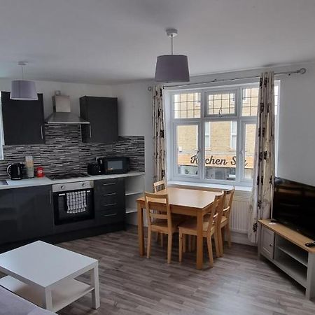 Vh Premier Flat 3 Appartement Gillingham  Buitenkant foto