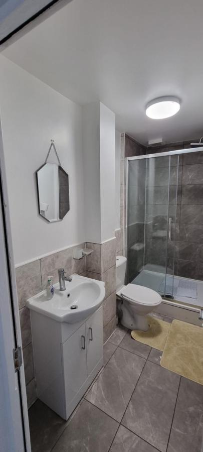 Vh Premier Flat 3 Appartement Gillingham  Buitenkant foto