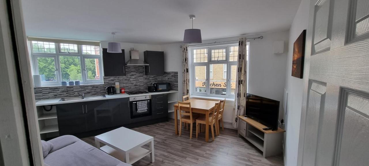 Vh Premier Flat 3 Appartement Gillingham  Buitenkant foto