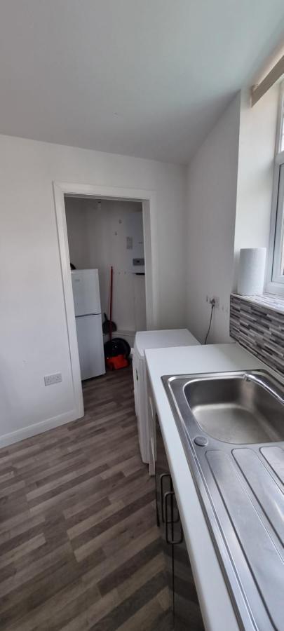 Vh Premier Flat 3 Appartement Gillingham  Buitenkant foto