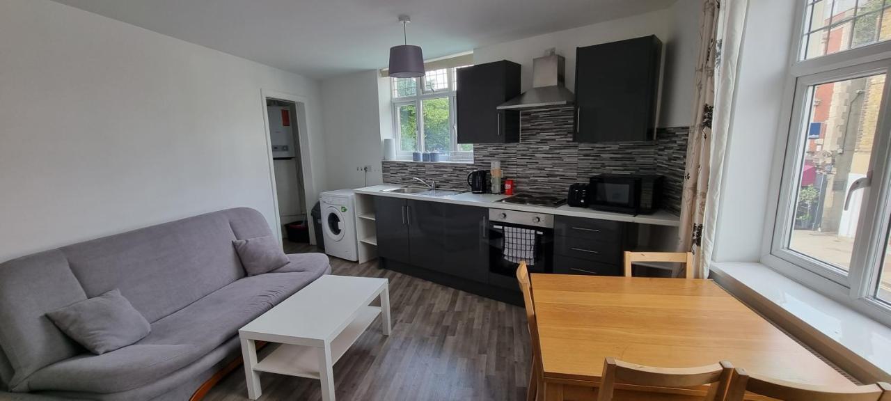 Vh Premier Flat 3 Appartement Gillingham  Buitenkant foto