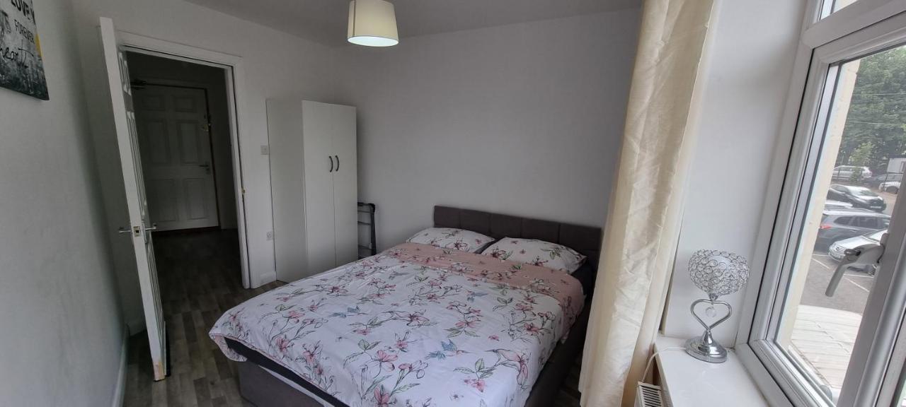 Vh Premier Flat 3 Appartement Gillingham  Buitenkant foto